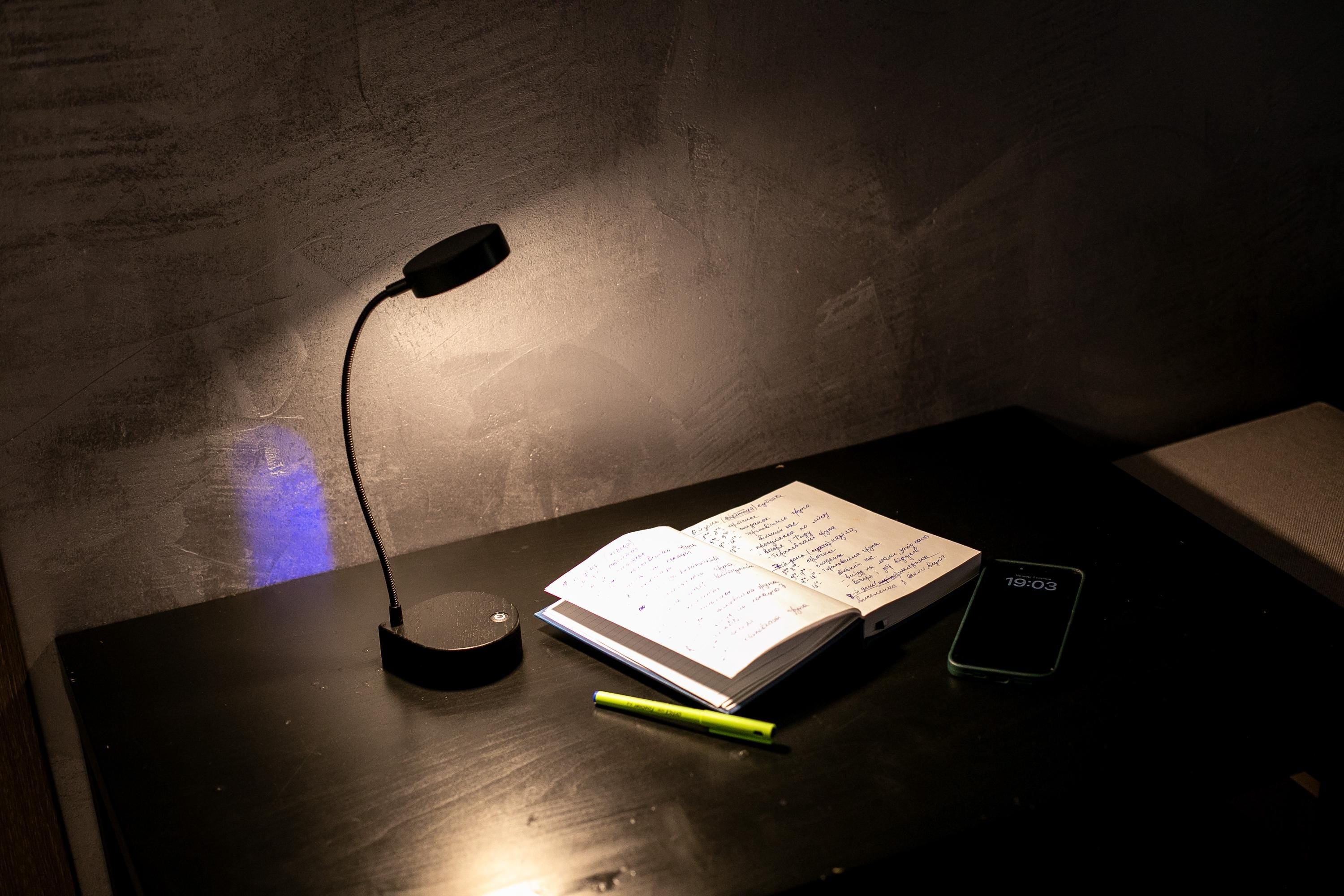 Handmade Wooden LED Desk Lamp, Flexible Reading Light